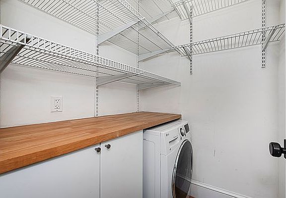4th image of 268 Henry St APT 4f