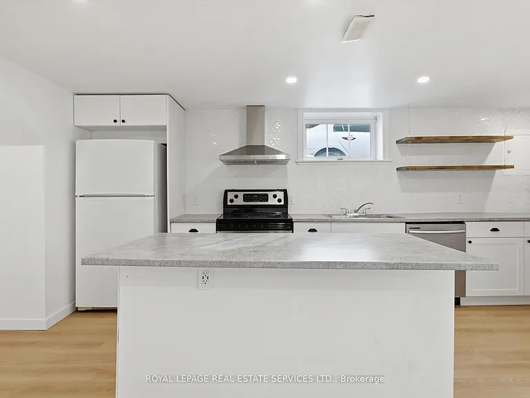 6 Greening Ct #LOWER — Photo 12