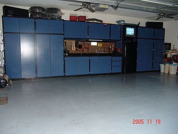 3 Car Garage/Custom Cabinetry/TV/Fridge/SoundSystem/Ceiling Fans