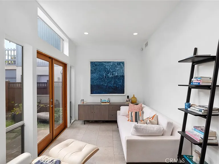 701 Loma Dr — Photo 7