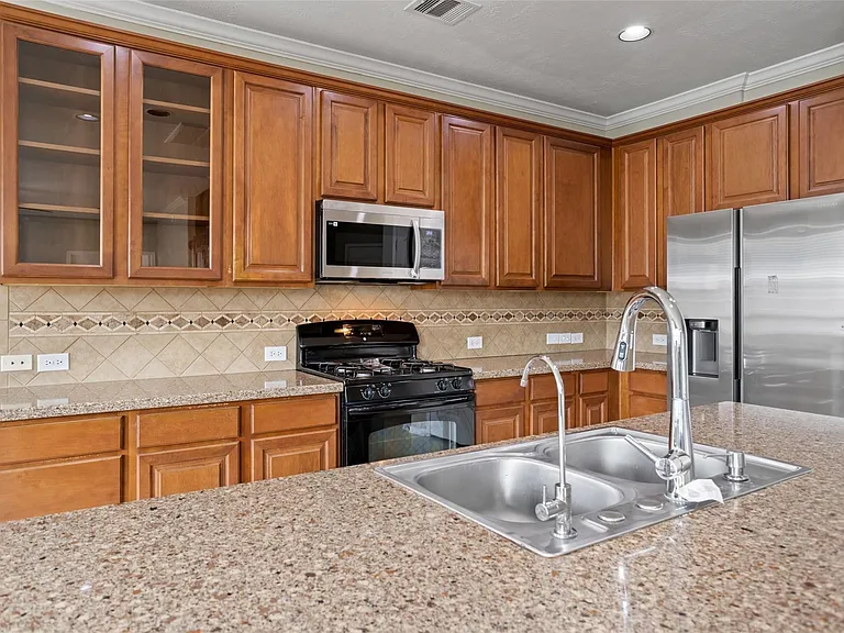 30322 Deleon Fields Dr — Photo 20