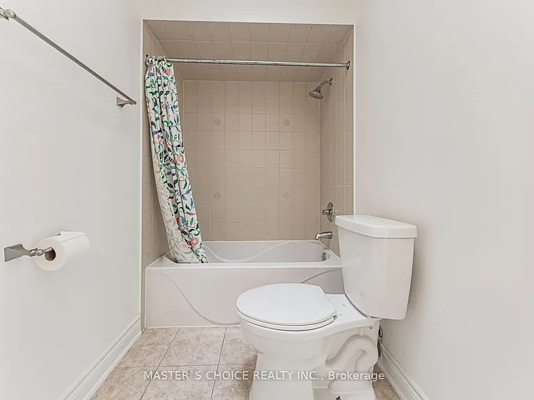 2357 Rideau Dr — Photo 24