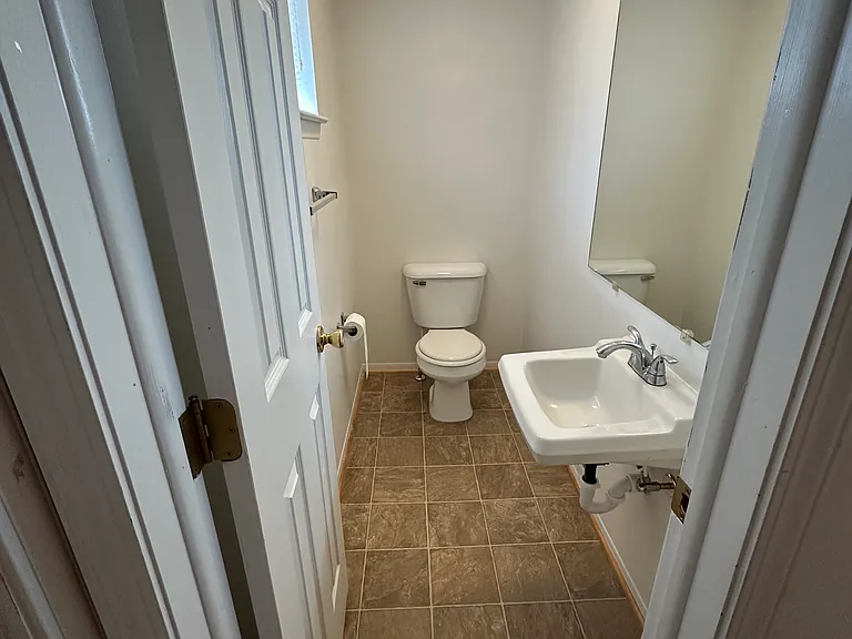 429 Pettibone St — Photo 13