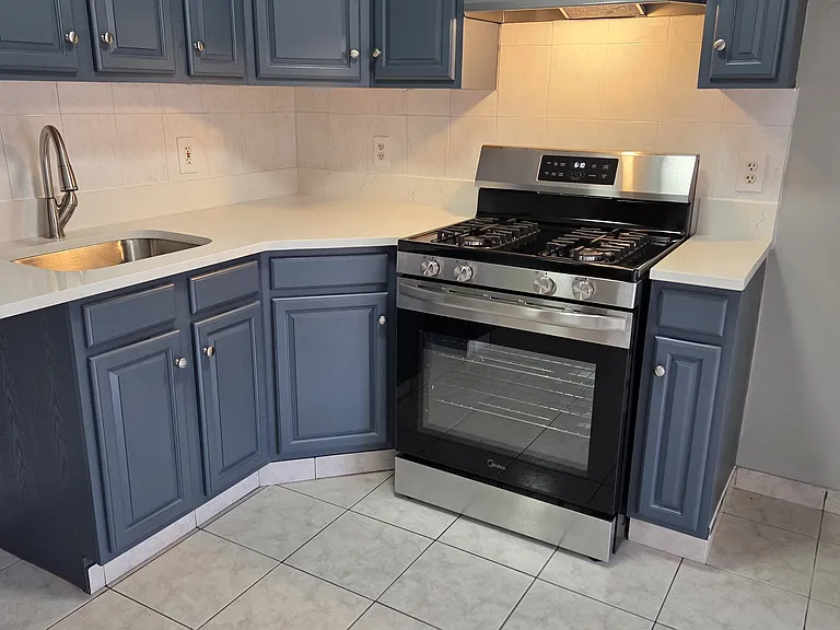2401 Berg Ave #3H — Photo 2