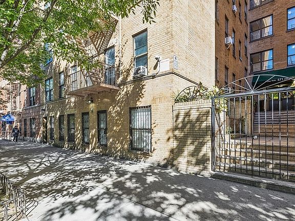 5th image of 579 Academy St APT 3C