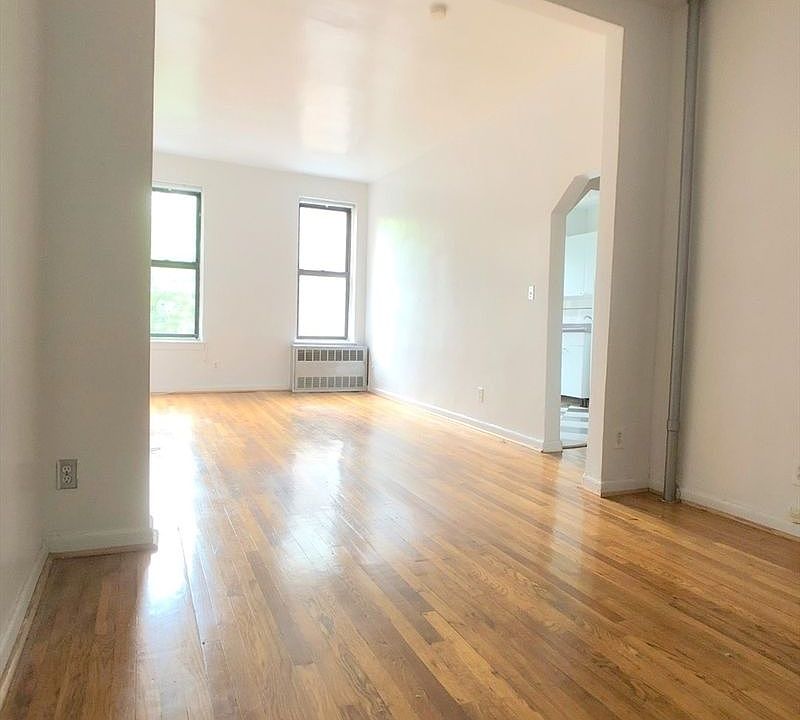 1st image of 928 Amsterdam Ave APT 2
