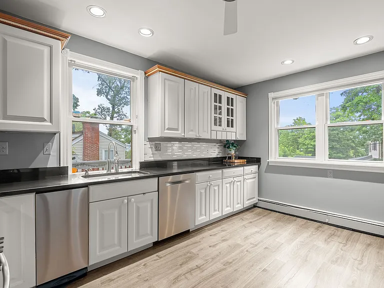 103 Hollis Ave — Photo 13