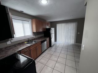 35-37 Seneca Ave, Pawtucket, RI 02860