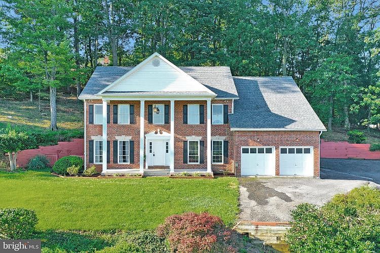 1st image of 17 Yorktown Ct