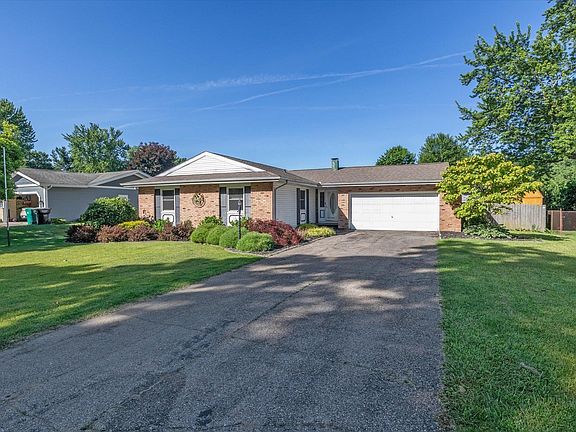 3rd image of 52415 Briarcliff Ln