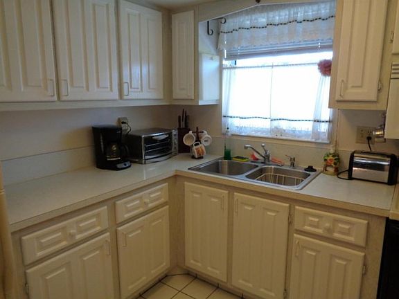5th image of 2591 Emory Dr W APT M