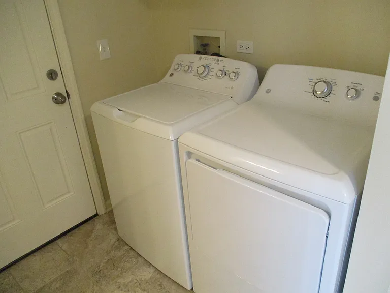 1161 Foxglove Ln — Photo 34