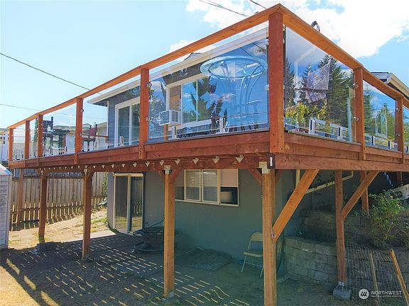 5th image of 4633 N Bristol Street