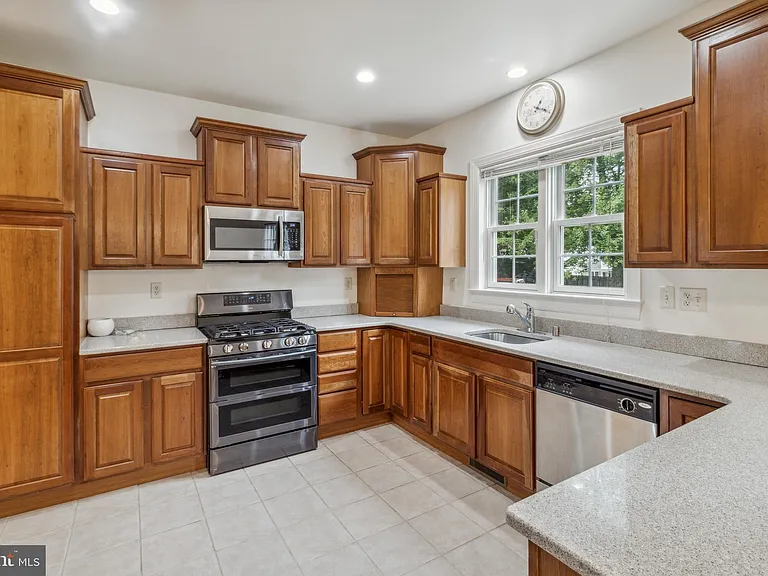9818 Lyons Mill Rd — Photo 11