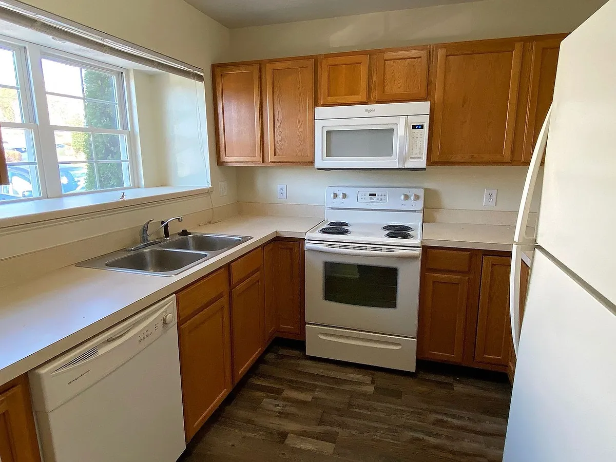 Building Photo - 2450 Millwood Loop