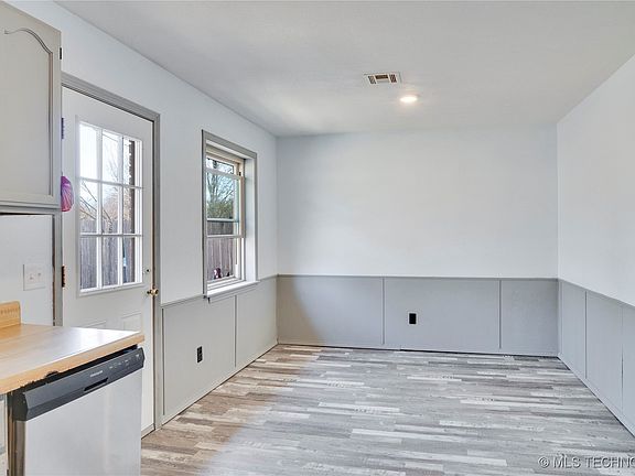 4th image of 15559 S 291st East Ave