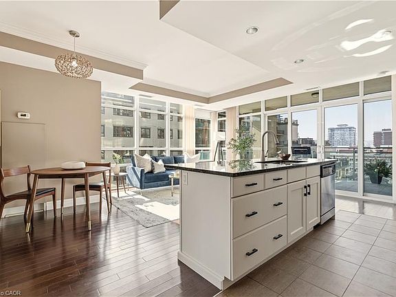 4th image of 360 Pearl St #804