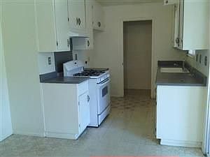 2nd image of 1216 Moccasin Dr
