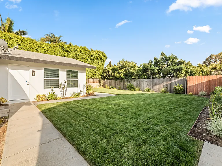 9716 Felton Ave — Photo 24