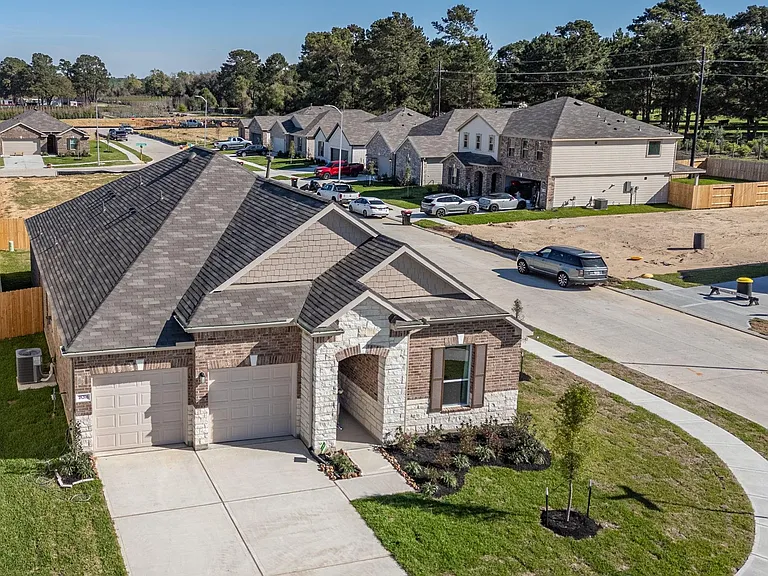 18206 Spruce Cottage Dr — Photo 1