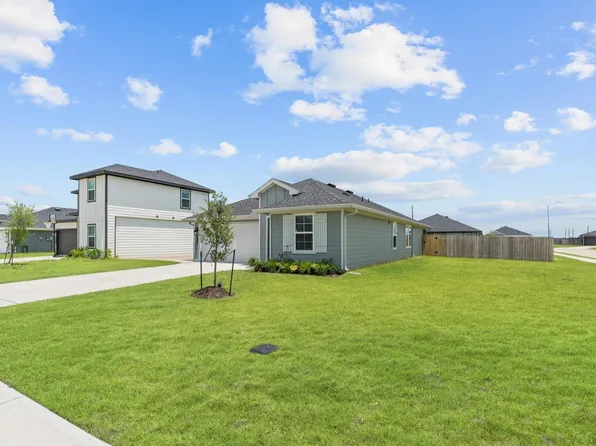 2201 Laurel Bloom Ln, Sealy, TX 77474