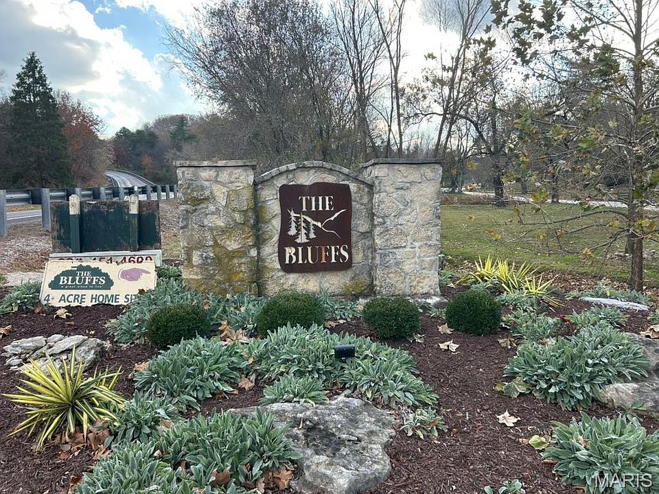 1st image of 60 Bluffs Pl #60