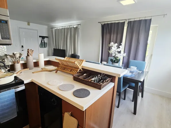 3101 SW 27th Ave APT 305, Miami, FL 33133