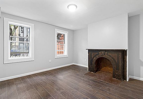 4th image of 156 Weirfield St #1