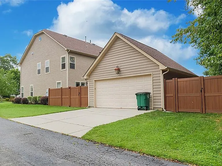 4009 Cedar Point Ave — Photo 41