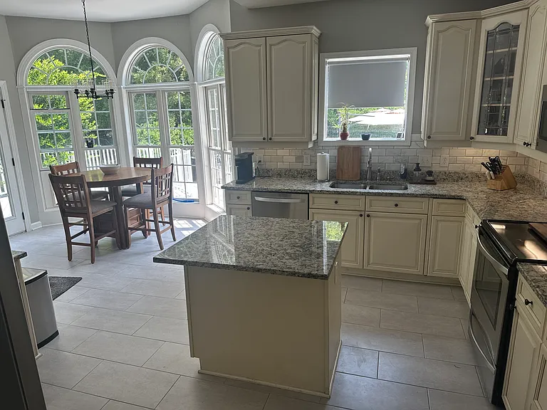 5220 Winfree Ln — Photo 8