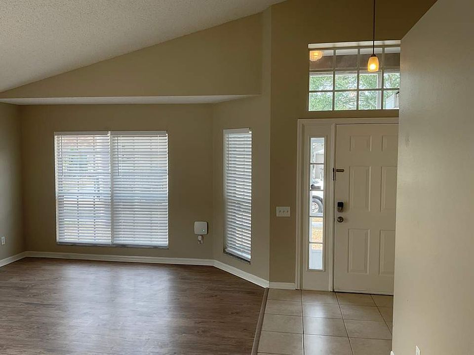 1st image of 10502 Walker Vista Dr