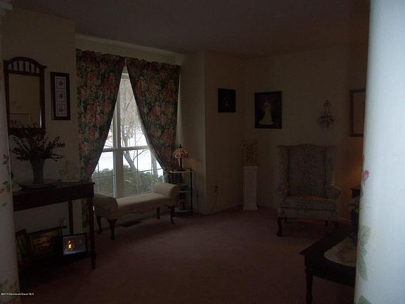 4th image of 35 Cottonwood Dr