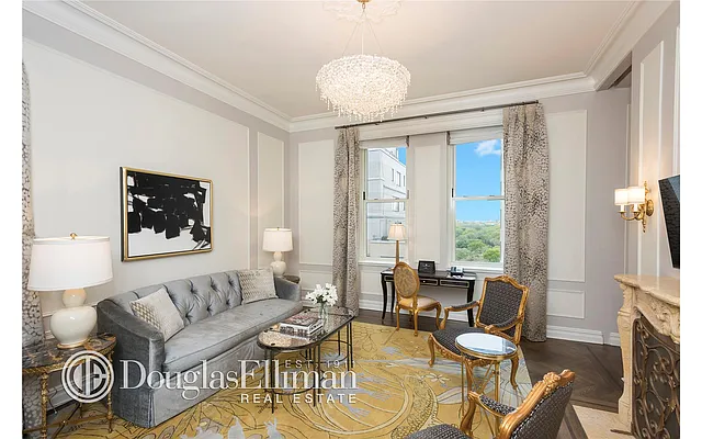 Sold by Douglas Elliman | media 21