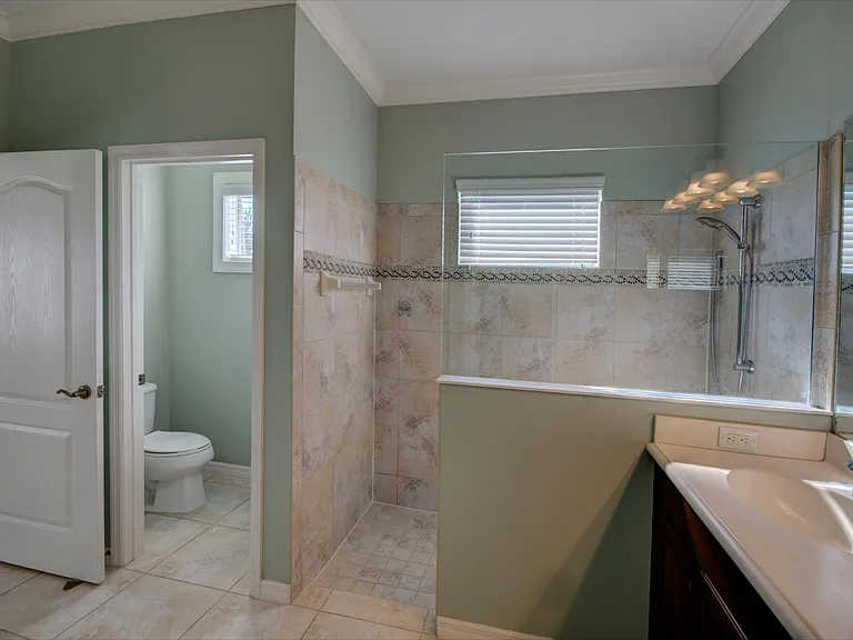 4910 Newport News Cir — Photo 27