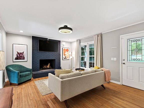 2nd image of 200 Lema Dr