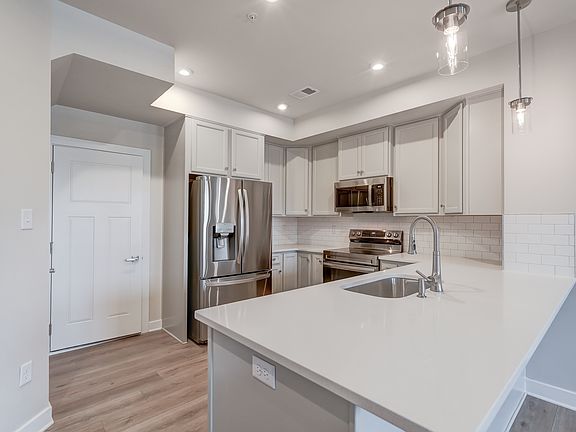 3rd image of 12129 Calgary Loop