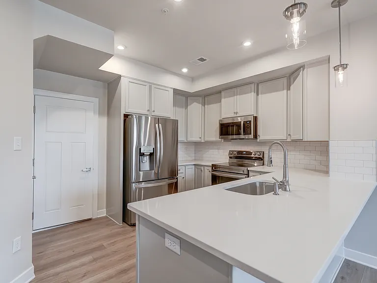 12129 Calgary Loop — Photo 3
