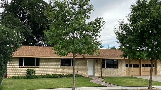 1st image of 2260 Oleander Dr
