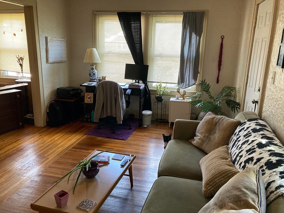 Furnished Living RM