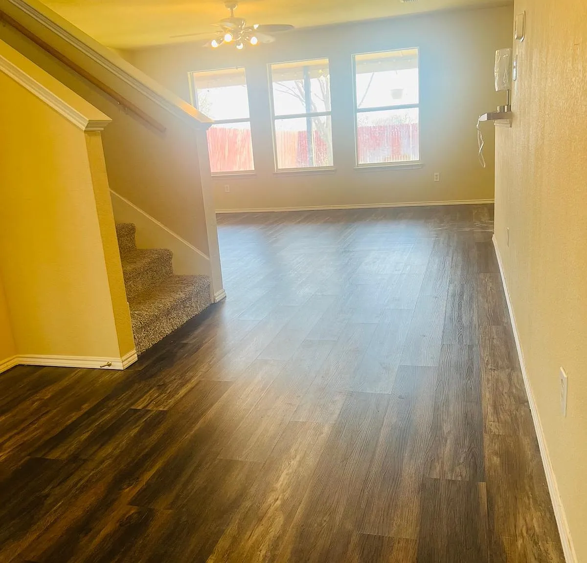 3 bed, 2283 sqft, $2,400 — Photo 4