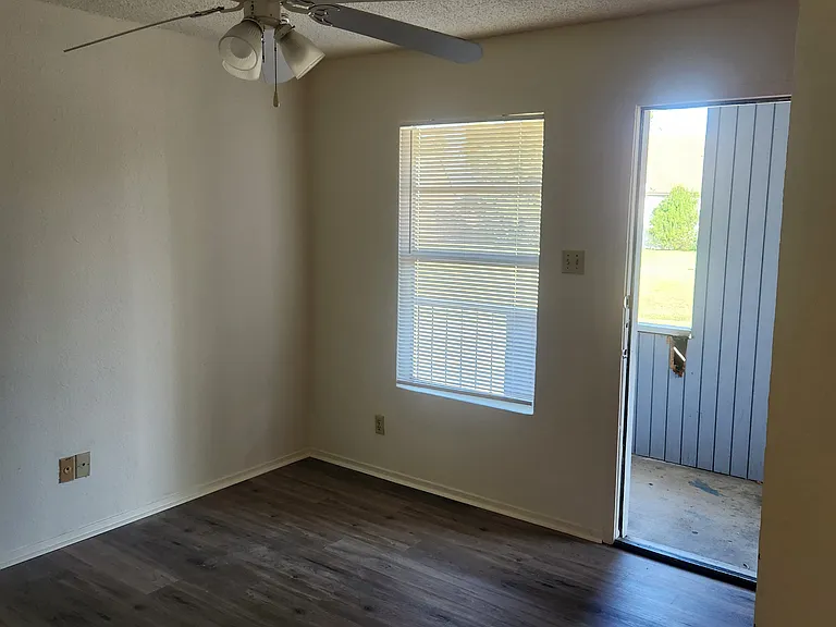 2400 Washington Ave — Photo 4