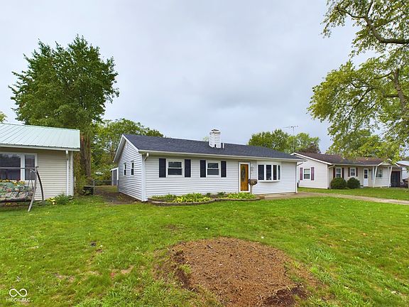 3rd image of 15 Gaywood Dr