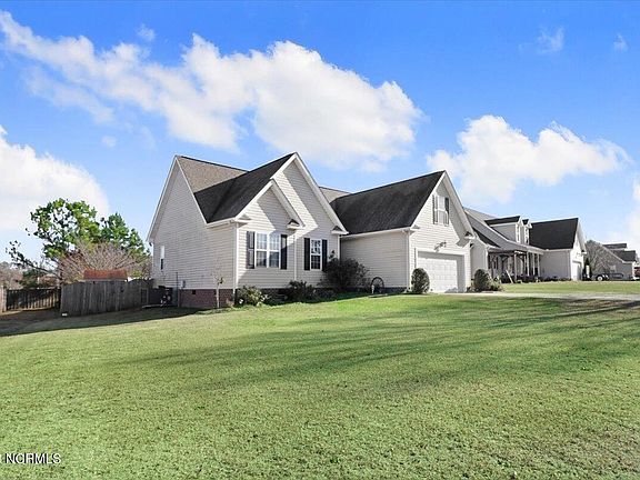 4th image of 504 Heron Drive
