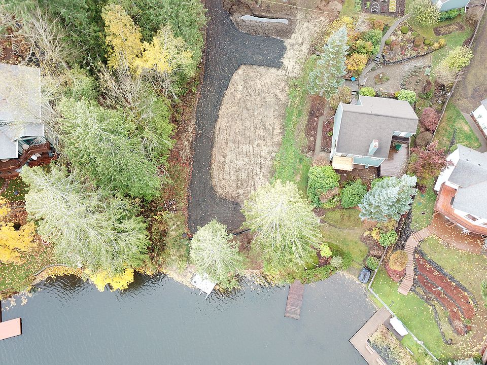 2nd image of 1510 SE Crescent Dr