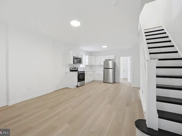 1101 S Peach St — Photo 3