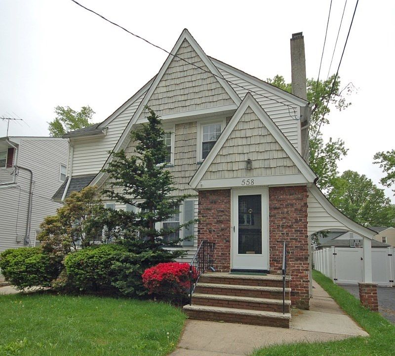 2nd image of 558 E Grant Ave