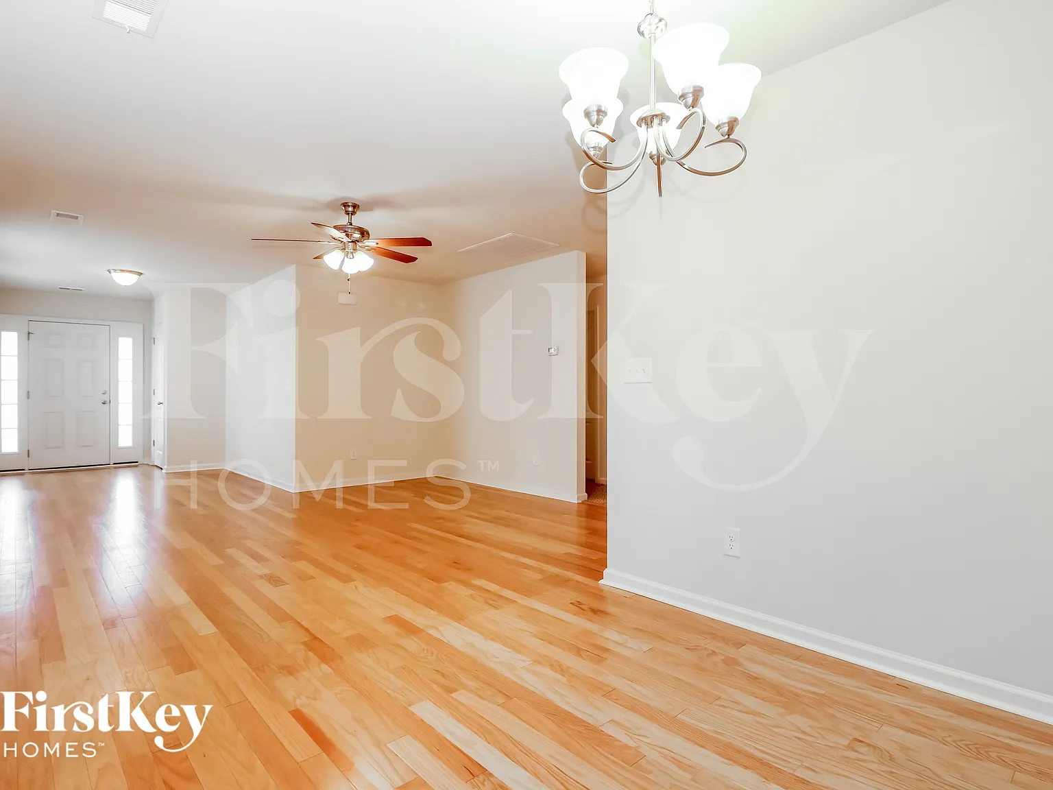 3 bed, 2.0 bath, 1246 sqft, $2,105 — Photo 3