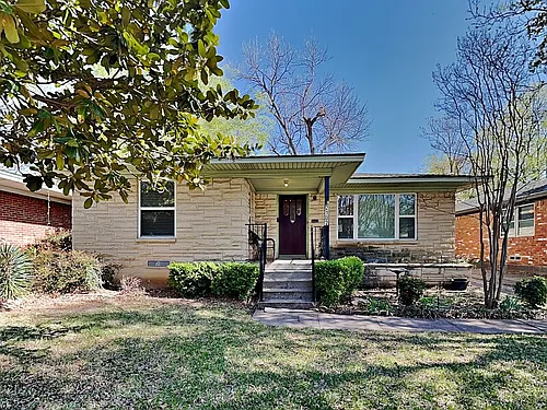 2102 Elmwood Blvd Photo 1