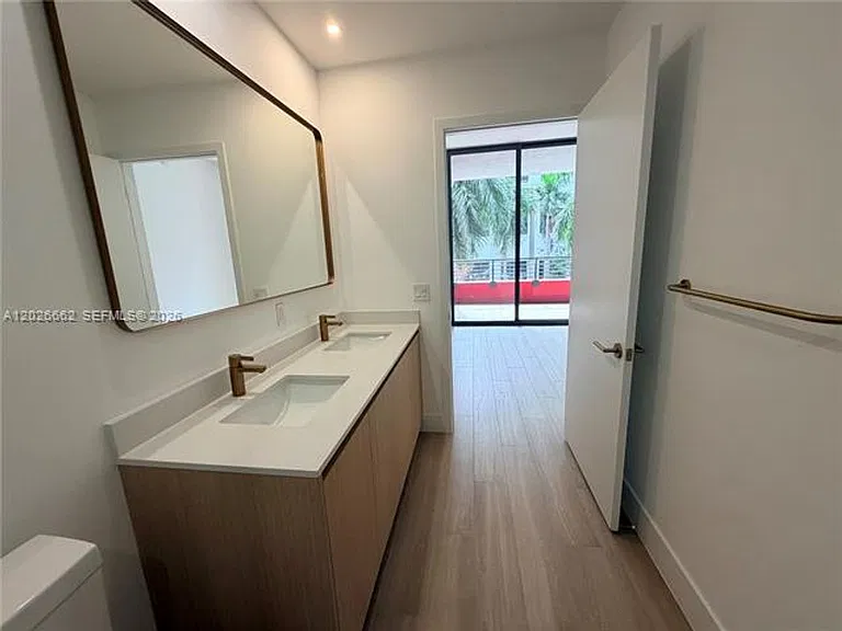 90 NE 32nd St #209 — Photo 2