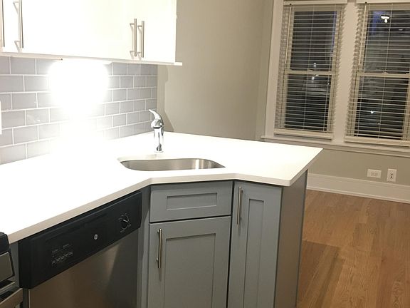 2nd image of 4814 N Paulina St #2F